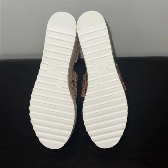 Crown Vintage Espadrille Wedge Sandals - Picture 9 of 13